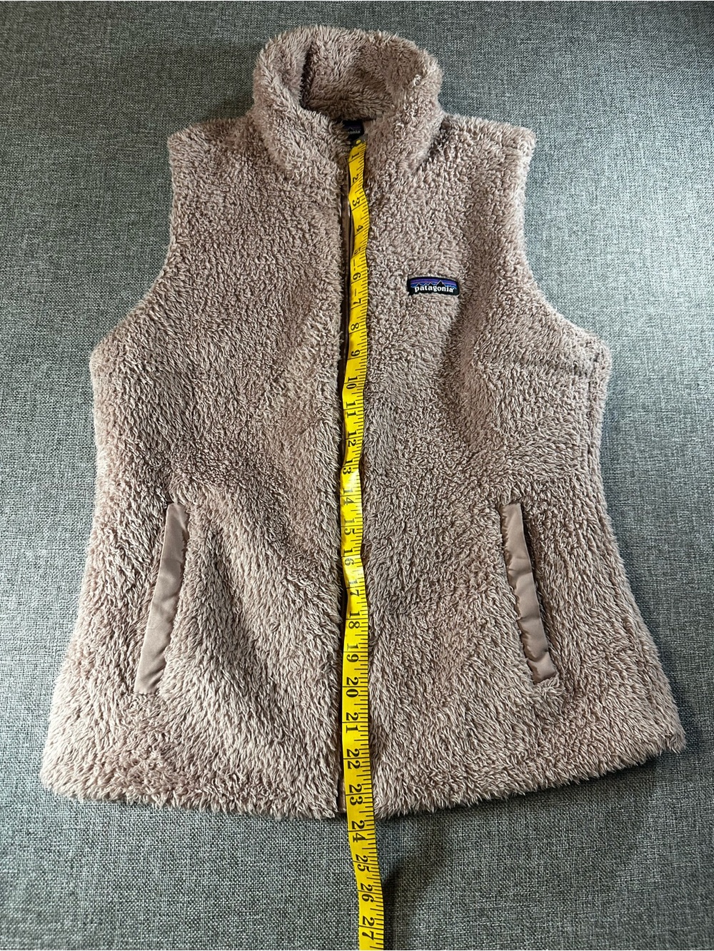 Patagonia Women’s Sherpa Fleece Vest in Taupe - Picture 6 of 12